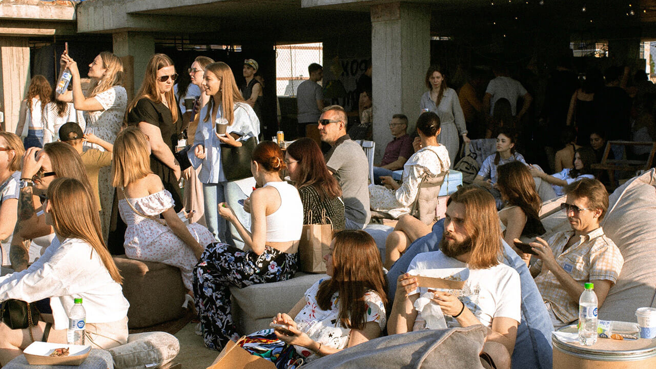 22 июля диваны.frendom стал участником фестиваля современного искусства АРТ-МАРКЕТ ПАРКОВКА в Саратове. 22 июля диваны.frendom стал участником фестиваля современного искусства АРТ-МАРКЕТ ПАРКОВКА в Саратове.